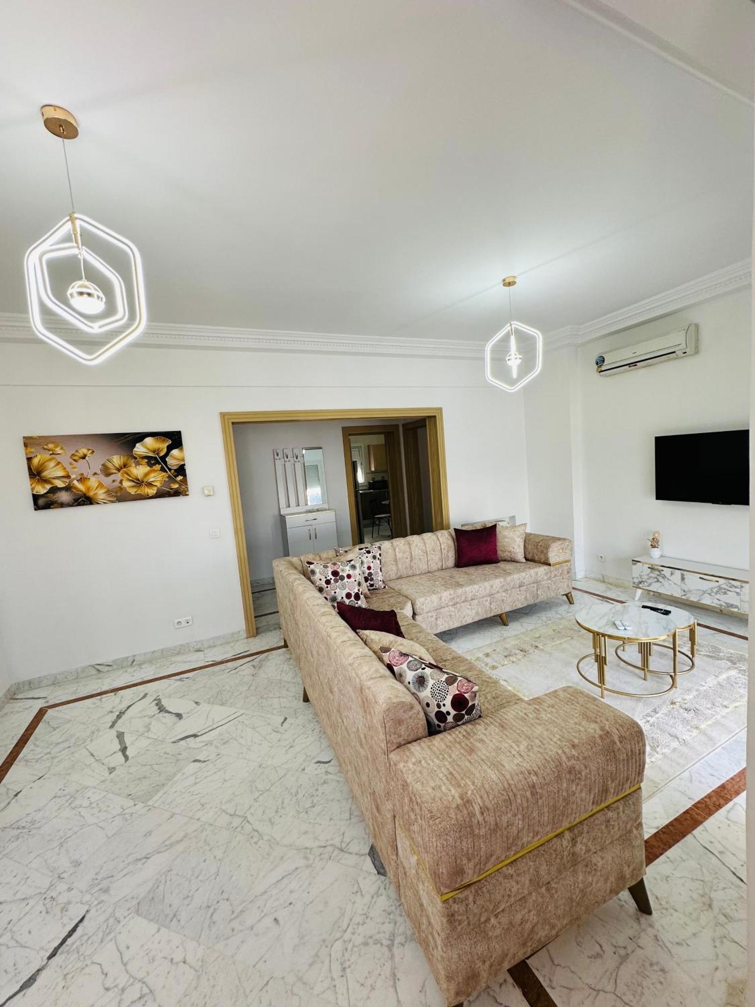 Stunning 3 Bedroom Apartment In Khezema, Sousse Just 5 Minutes From The Beach Extérieur photo